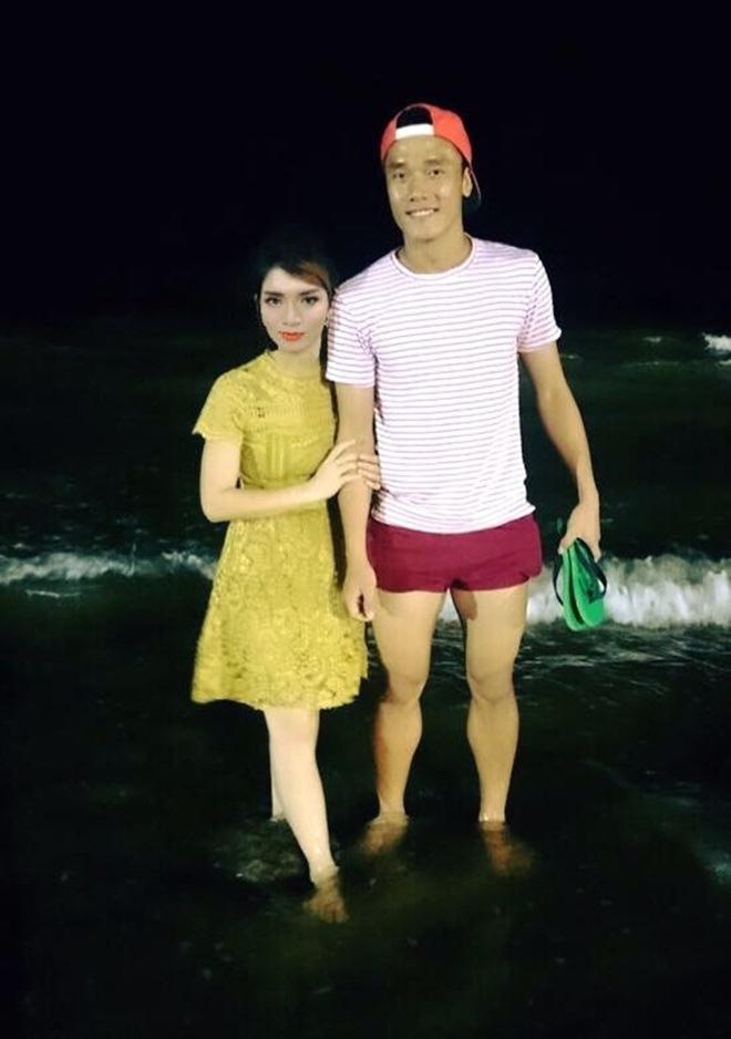 Bật cười không dứt khi Hồ Ngọc Hà, Mỹ Tâm và dàn người đẹp amp;#34;diện quần đùi áo sốamp;#34; U23 - 6