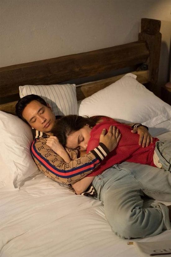 Hồ Ngọc Hà amp;#34;gây sốtamp;#34; khi khoe loạt ảnh chụp trên giường với Kim Lý - 7