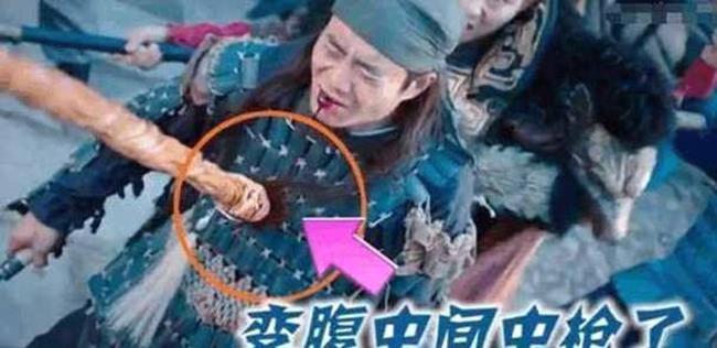 amp;#34;Sạn trời ơiamp;#34; kinh điển trong phim Hoa ngữ: Dao đâm xuyên người vẫn không thèm... đổ máu - 13