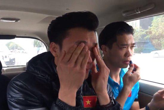 Quang Hải, Công Phượng lộ clip tô son thành thục như hotgirl khiến fan càng phát cuồng! - 7