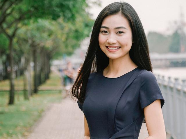 Mỹ nhân má lúm của Hoa hậu Việt Nam 2016 bất ngờ làm MC trong bản tin Thời sự VTV9