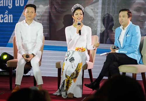 Hoa hậu Hamp;#39;Hen Niê sẵn sàng chụp hình không cát-xê để giúp đỡ người nghèo, bệnh nhân HIV - 1