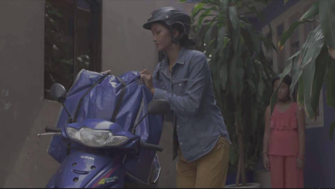 Hoa hậu Hamp;#39;Hen Niê sẵn sàng chụp hình không cát-xê để giúp đỡ người nghèo, bệnh nhân HIV - 2