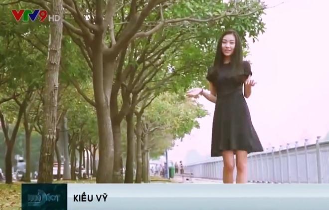 Mỹ nhân amp;#34;má lúmamp;#34; của Hoa hậu Việt Nam 2016 bất ngờ làm MC trong bản tin Thời sự VTV9 - 1