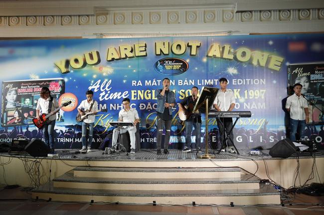 Tập sách lời bài hát tiếng Anh kinh điển: Hồi ức thanh xuân 20 năm... - 7