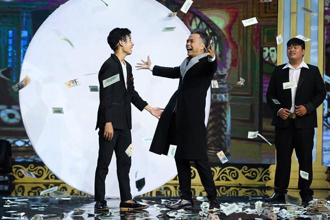 Giám khảo phấn khích với amp;#34;bản sao tuyệt vời của sư phụ Minh Nhíamp;#34; khi tiếp tục chiến thắng - 19