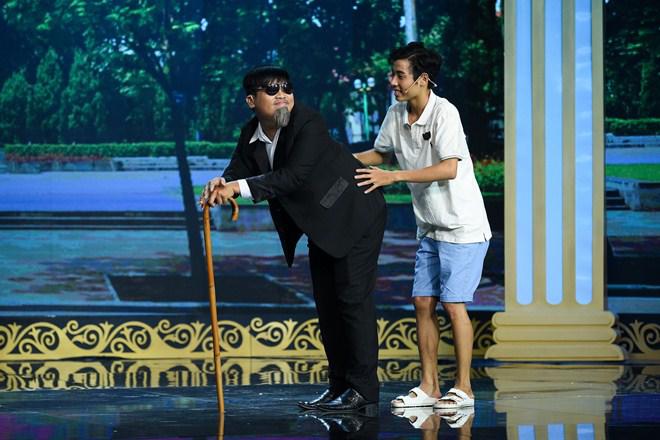 Giám khảo phấn khích với amp;#34;bản sao tuyệt vời của sư phụ Minh Nhíamp;#34; khi tiếp tục chiến thắng - 17