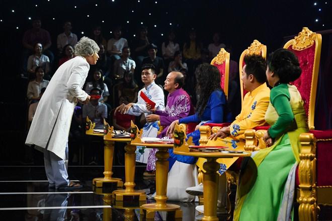 Giám khảo phấn khích với amp;#34;bản sao tuyệt vời của sư phụ Minh Nhíamp;#34; khi tiếp tục chiến thắng - 10