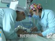 Tin tức - Cả nhà gặp tai nạn, bé 1 tuổi bị xuất huyết não được y tá thay nhau cho bú sữa