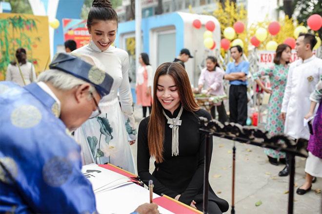 Sao Việt 24h: “Chết cười” xem Đông Nhi mặc áo dài đi tập tạ - 5