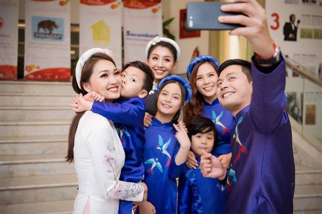 Sao Việt 24h: “Chết cười” xem Đông Nhi mặc áo dài đi tập tạ - 8