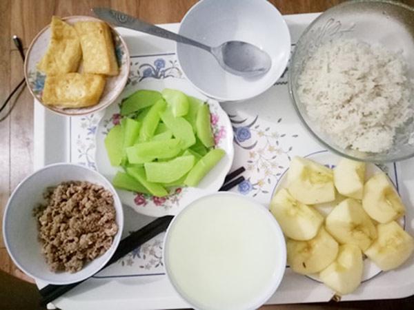 2 tháng sau sinh, 9x khoe ảnh cho con bú với vòng eo thiên thần có được nhờ mẹ chồng - 5