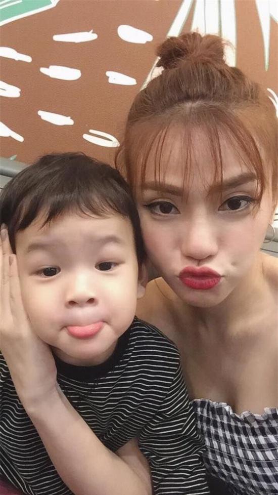 Thu Thuỷ viết tâm thư gửi con trai sau câu hỏi: amp;#34;Mẹ ơi, Ba đâu rồi?amp;#34; - 1