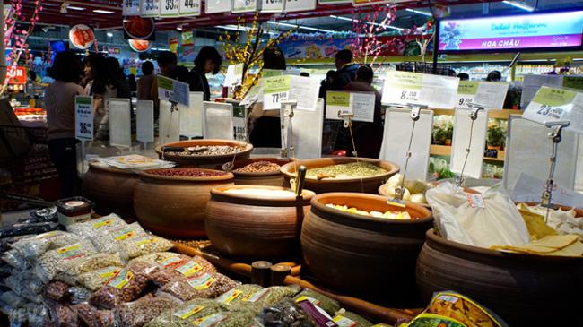 Cập nhật giá cả thị trường: các mặt hàng tăng nhẹ, bà nội trợ vẫn hồ hởi sắm Tết - 7