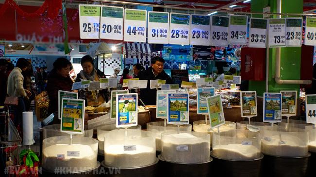 Cập nhật giá cả thị trường: các mặt hàng tăng nhẹ, bà nội trợ vẫn hồ hởi sắm Tết - 6