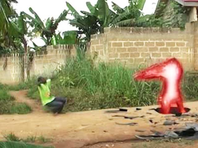 Cười vỡ bụng với kỹ xảo của những ông hoàng điện ảnh châu Phi