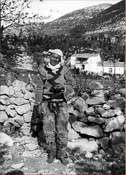 Bí mật về những phụ nữ giữ trinh tiết cả đời để được sống như đàn ông ở Albania - 2