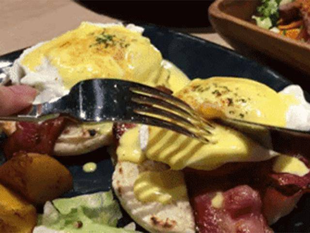 Món trứng chần 135 nghìn đồng khiến tín đồ ăn uống Sài thành xôn xao sống ảo