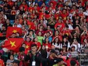 Tin tức - Giao lưu với U23 VN tại sân Thống Nhất: Người hâm mộ phát cuồng vì Quang Hải, Bùi Tiến Dũng