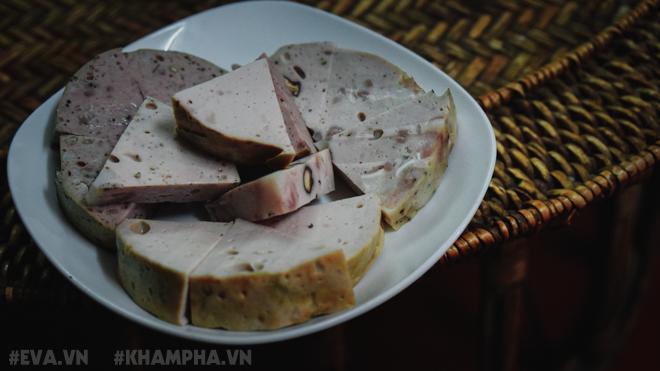 Thăm làng giò chả hơn 500 tuổi, cảm nhận nét tinh túy trong từng tế bào thịt - 8