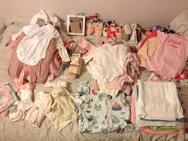 Đổ đống tiền sắm toàn đồ màu hồng, mẹ dở khóc dở cười khi hạ sinh con trai