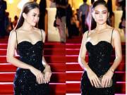 Thời trang - Á hậu Mâu Thủy bốc lửa nhận giải “Người phụ nữ hoạt động vì cộng đồng của năm”