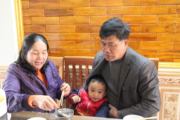 Chuyện giờ mới kể về cô giáo sinh con ở tuổi 60, nuôi con hoàn toàn bằng sữa mẹ - 8