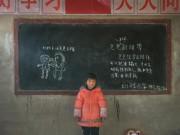 Tin tức - Câu chuyện cuối năm: Những bức ảnh xót xa về 9 triệu đứa trẻ thiếu hơi ấm cha mẹ