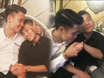 Trung vệ Bùi Tiến Dũng - Văn Thanh khoác vai thân mật, khoe giọng hát không thua gì ca sĩ