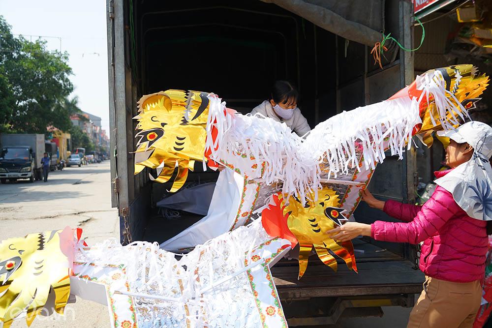 Những ngày giáp Tết, về thăm làng nghề làm vàng mã lớn nhất cả nước ở Bắc Ninh - 2