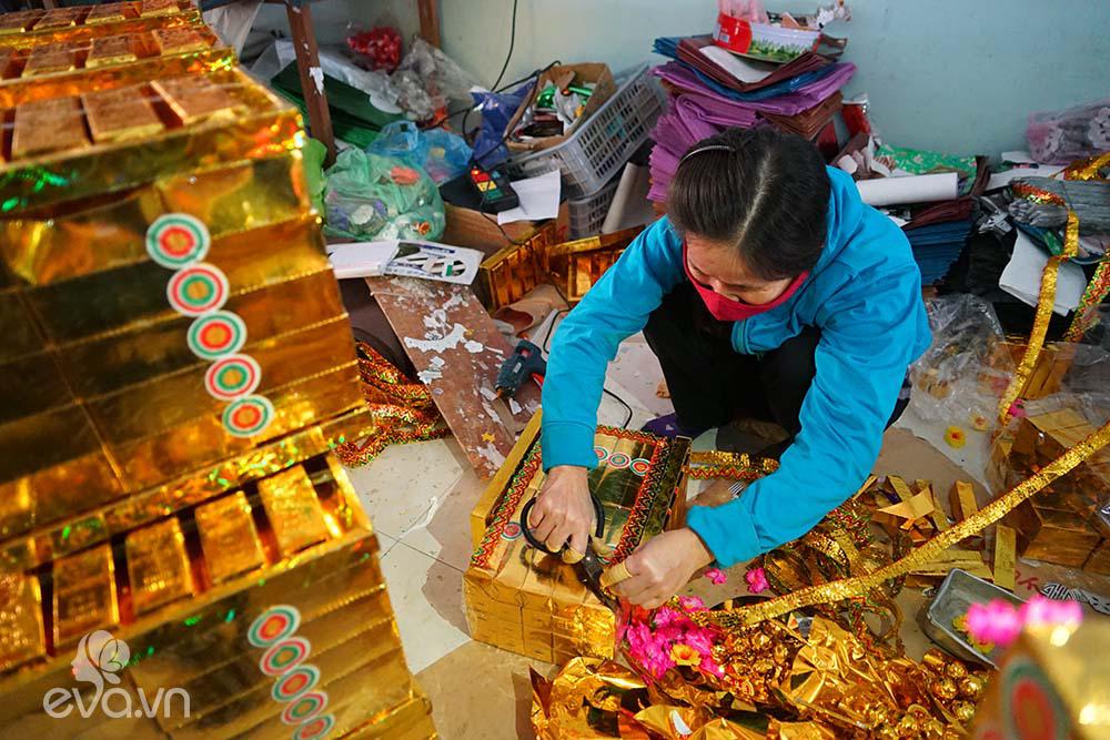 Những ngày giáp Tết, về thăm làng nghề làm vàng mã lớn nhất cả nước ở Bắc Ninh - 7