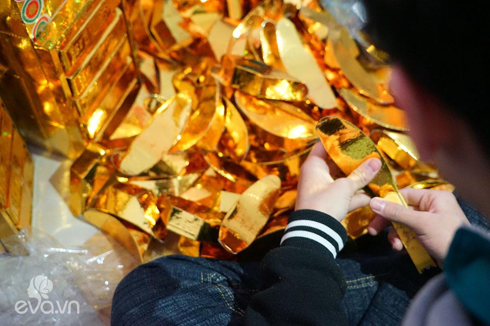 Những ngày giáp Tết, về thăm làng nghề làm vàng mã lớn nhất cả nước ở Bắc Ninh - 9