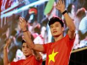 Tin tức - Choáng với mức lương hiện tại của thủ môn Bùi Tiến Dũng