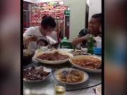 Clip Eva - Troll trên bàn tiệc: Khi cả lũ đi ăn tất niên mà một đứa chỉ cắm mặt vào điện thoại