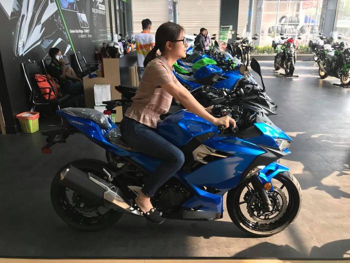 Vân Trang tặng chồng món quà amp;#34;khủngamp;#34; nhân kỷ niệm 2 năm ngày cưới - 1