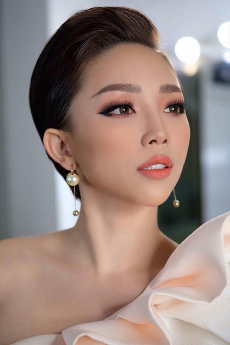 Tuần qua: Tóc Tiên đẹp tựa thiên thần, Đức Phúc trang điểm như amp;#34;dọaamp;#34; fan! - 1