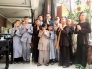 Làng sao - Phi Nhung trăn trở khi phải nuôi 21 đứa con đang trong tuổi dậy thì