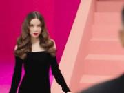 Thời trang - Hồ Ngọc Hà ăn mặc cực nóng bỏng, bất ngờ quyến rũ chàng trai giấu mặt