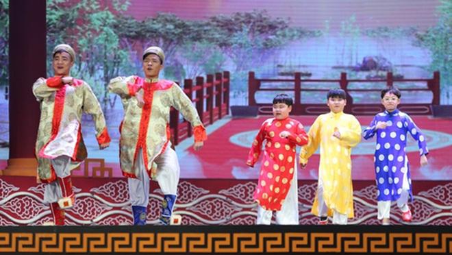 Lộ cảnh Vân Dung khóc lóc thảm thiết, bị kéo lê đi trong Táo Quân 2018 - 12