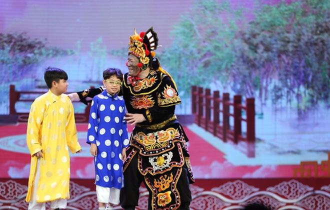 Lộ cảnh Vân Dung khóc lóc thảm thiết, bị kéo lê đi trong Táo Quân 2018 - 15