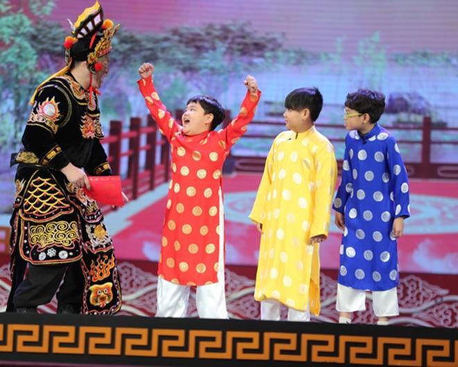 Lộ cảnh Vân Dung khóc lóc thảm thiết, bị kéo lê đi trong Táo Quân 2018 - 14