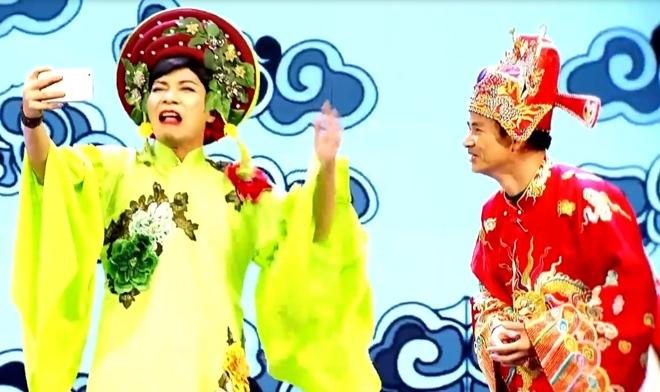 Lộ cảnh Vân Dung khóc lóc thảm thiết, bị kéo lê đi trong Táo Quân 2018 - 8
