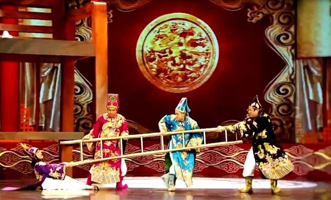Lộ cảnh Vân Dung khóc lóc thảm thiết, bị kéo lê đi trong Táo Quân 2018 - 3