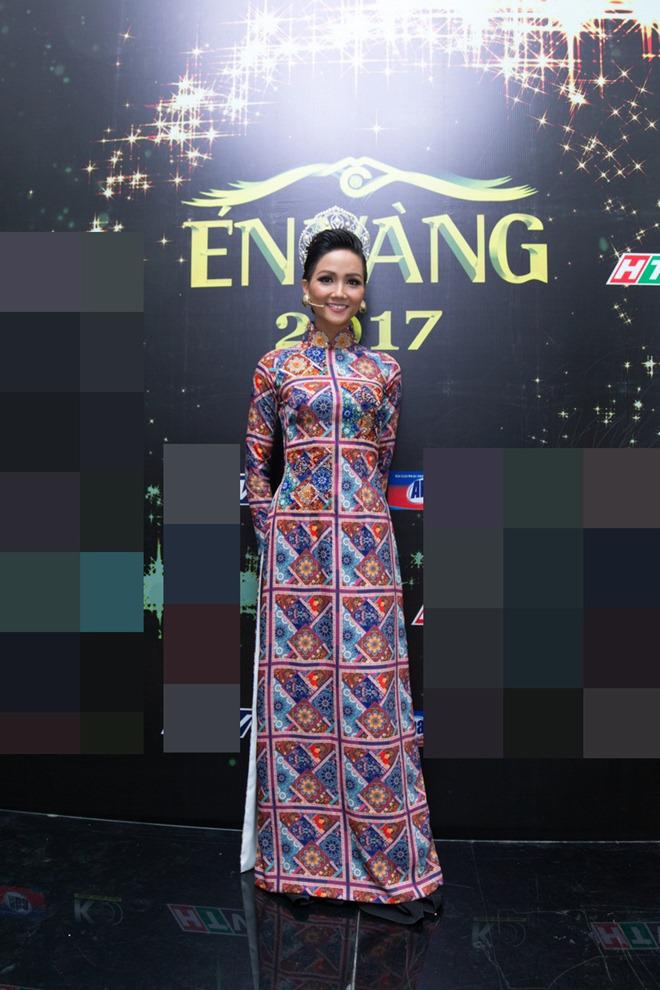 Được Hamp;#39;Hen Niê bất ngờ giúp, Kiều Ngân ghi danh Hoa hậu đầu tiên đăng quang Én Vàng - 2