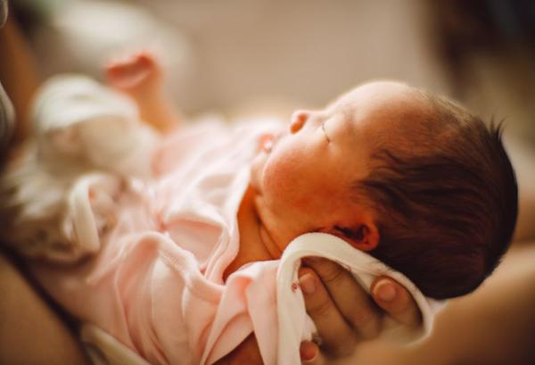 Nỗi lòng của mẹ sinh con đúng dịp Tết: Nghe tiếng pháo hoa, mẹ vừa ru con ngủ vừa khóc - 3