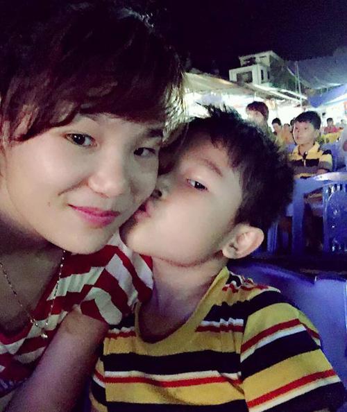 Nỗi lòng của mẹ sinh con đúng dịp Tết: Nghe tiếng pháo hoa, mẹ vừa ru con ngủ vừa khóc - 5