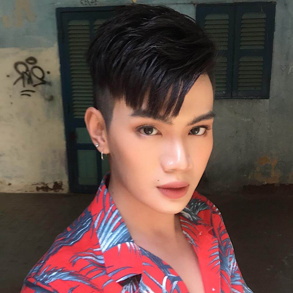 Trong khi mỹ nhân Việt mê mệt son nude, Đào Bá Lộc đã amp;#34;chiếm sóngamp;#34; bằng sắc son đỏ choé! - 8