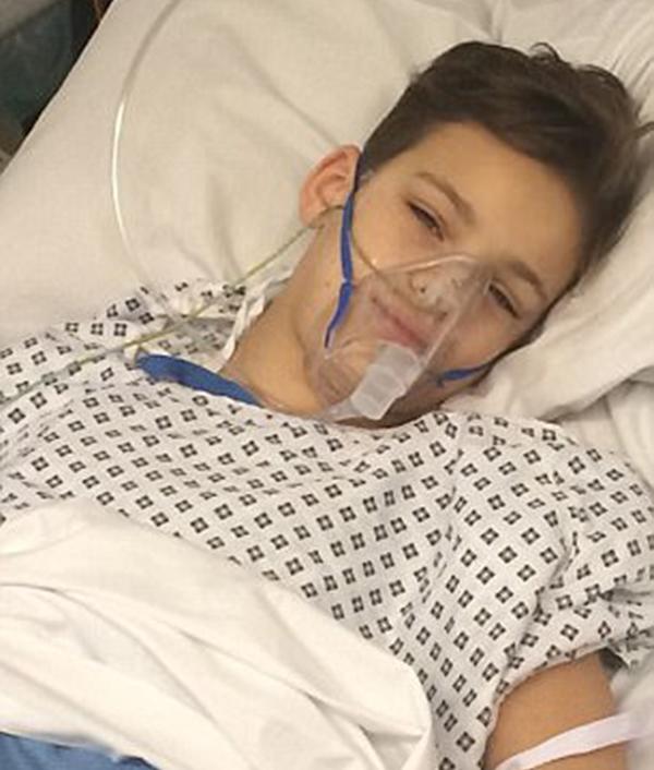 Cậu bé 12 tuổi thủng dạ dày vì món đồ chơi được triệu trẻ em yêu thích - 2