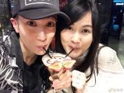 Giải trí - Bên nhau 22 năm, lần đầu tiên trong đời Ngô Tôn đăng ảnh cận mặt bà xã