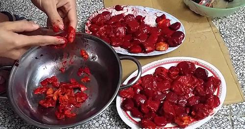 Cứ bôi dầu gấc qua đêm liên tục bạn sẽ ngạc nhiên với làn da sau 1 tuần - 2